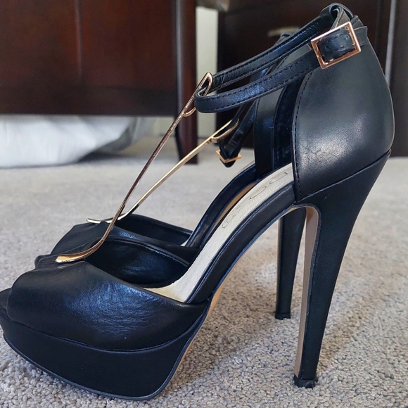 Black and Gold Heels - Picture 2 of 4